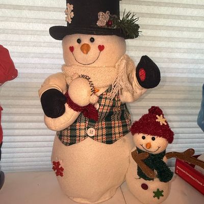 Sale Photo Thumbnail #499: Animated Christmas Snowman with Small Snowman Companion