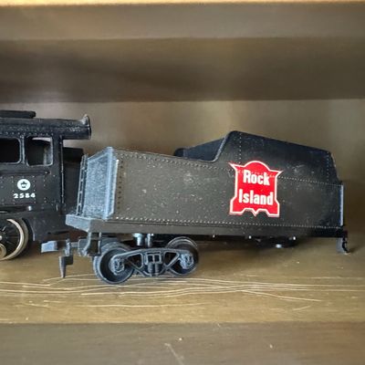 Sale Photo Thumbnail #33: Lionel Rock Island 2584 Steam Locomotive and Tender