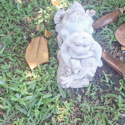 Sale Photo Thumbnail #215: Cast Stone Reading Frog Garden Statue