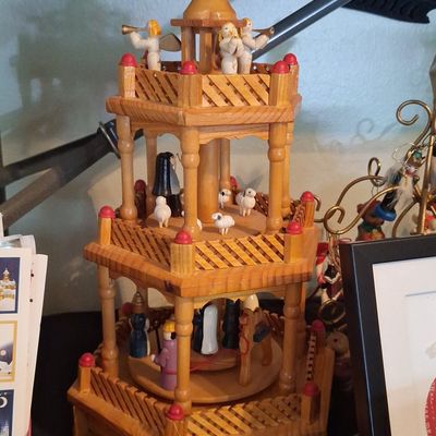 Sale Photo Thumbnail #39: Richard Glaesser Seiffen German Erzgebirge Christmas Pyramid - Nativity Scene