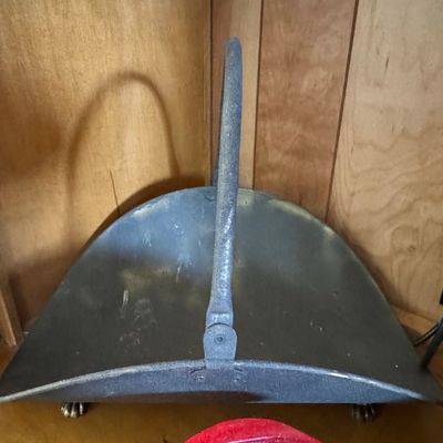 Sale Photo Thumbnail #131: Vintage Cast Iron Fireside Coal Scuttle