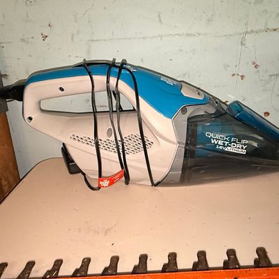 Sale Photo Thumbnail #523: Dirt Devil Quick Flip Wet-Dry Handheld Vacuum