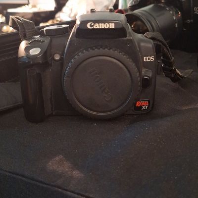 Sale Photo Thumbnail #75: Canon EOS Digital Rebel XT