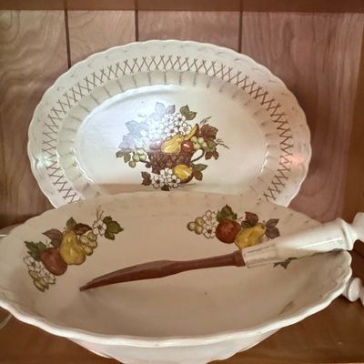Sale Photo Thumbnail #228: Metlox Vernon Ware Fruit Basket Serving Set
