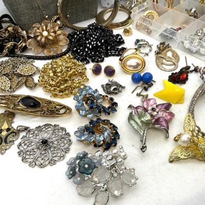 Sale Photo Thumbnail #204