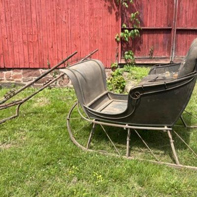 Sale Photo Thumbnail #3: Known as a Portland Cutter. A light-weight one horse sleigh used for travel and racing in the 19th c.