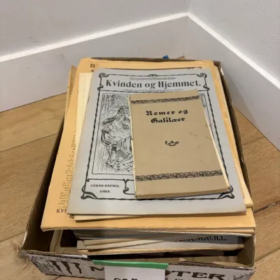 Sale Photo Thumbnail #19: Large lot of Kvinden og Hjemmet antique magazines from 1906-1914, most issues