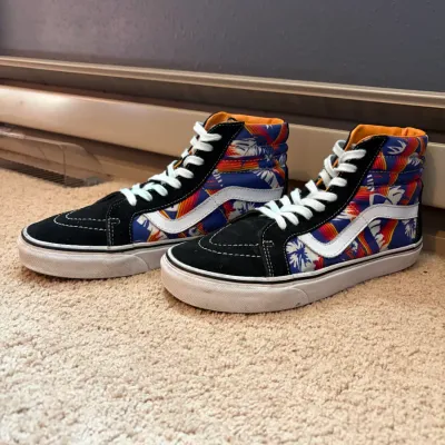 Sale Photo Thumbnail #94: Shoes lot, see pictures for sizes
