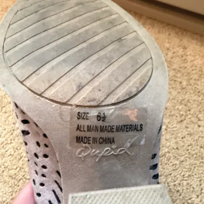 Sale Photo Thumbnail #87: Shoes lot, see pictures for sizes