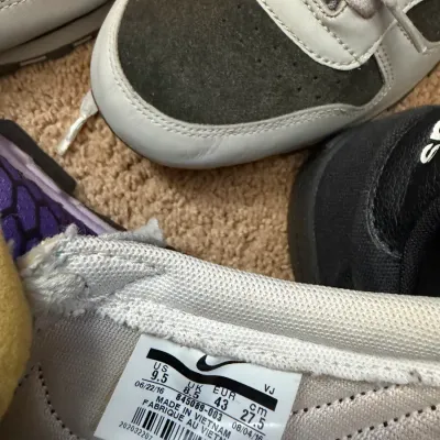 Sale Photo Thumbnail #89: Shoes lot, see pictures for sizes