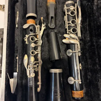 Sale Photo Thumbnail #120: Bundy clarinet