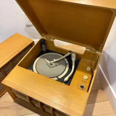 Sale Photo Thumbnail #376: Works as should, needs speaker wire nuts, missing button inserts