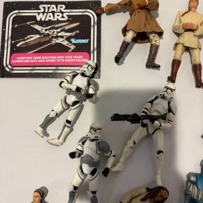 Sale Photo Thumbnail #178: Lot of Star Wars figurines