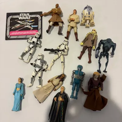 Sale Photo Thumbnail #174: Lot of Star Wars figurines