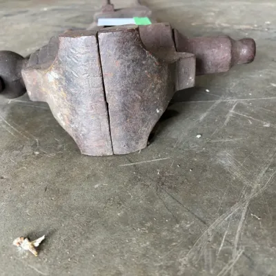 Sale Photo Thumbnail #360: Blacksmith vise A