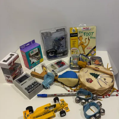 Sale Photo Thumbnail #325: Misc. toy lot, Pokémon tins are empty
