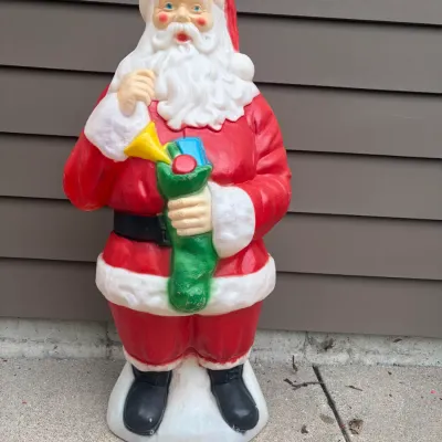 Sale Photo Thumbnail #419: Santa blow mold, no light