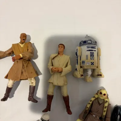 Sale Photo Thumbnail #175: Lot of Star Wars figurines