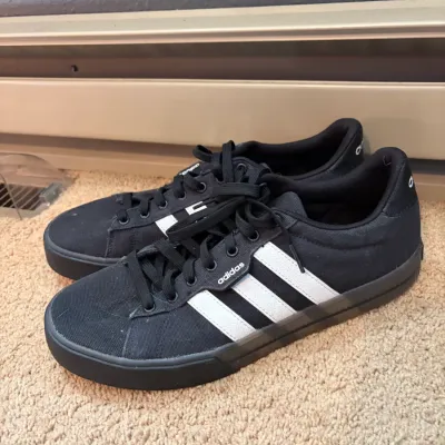 Sale Photo Thumbnail #92: Shoes lot, see pictures for sizes