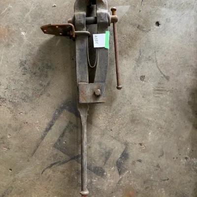 Sale Photo Thumbnail #361: Blacksmith vise B