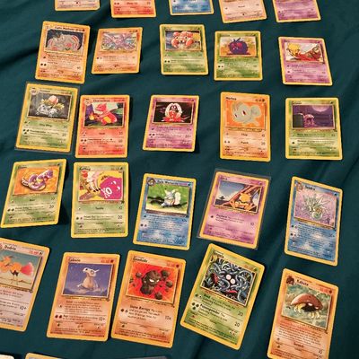 Lot of 30 1999/2000 Pokemon Cards only WOTC With 3 Holos/Shadowless/1st Edition