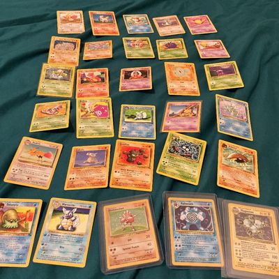 Lot of 30 1999/2000 Pokemon Cards only WOTC With 3 Holos/Shadowless/1st Edition