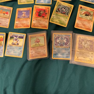 Lot of 30 1999/2000 Pokemon Cards only WOTC With 3 Holos/Shadowless/1st Edition
