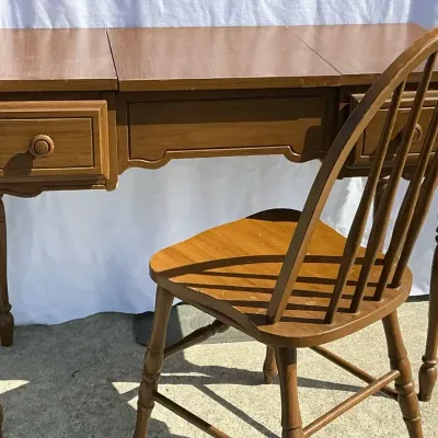 Vanity/Desk with Chair