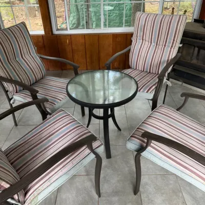 Outdoor patio conversation set - 4 chairs & 1 table