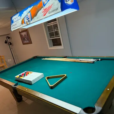 Family Room Pool Table & Accessories