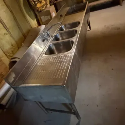 Commercial-grade Supreme Metal underbar sink combination