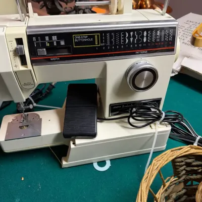 Singer Sewing Machine Model 6235  
