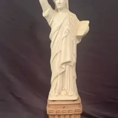 Jim Beam Statue Of Liberty Decanter 