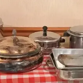 Pots & Pans Plus Silver-plated Dish with Pyrex Insert