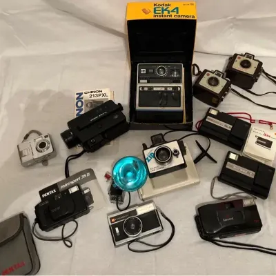 Lot If Vintage Cameras 