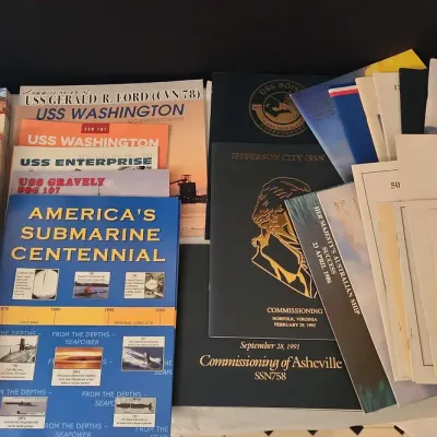 US Military\\Navy Books And Magazines