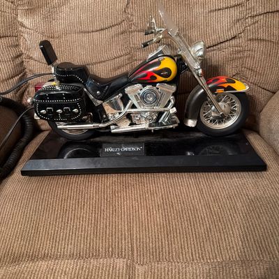 Harley Davidson Motorcycle Telephone (tv r)