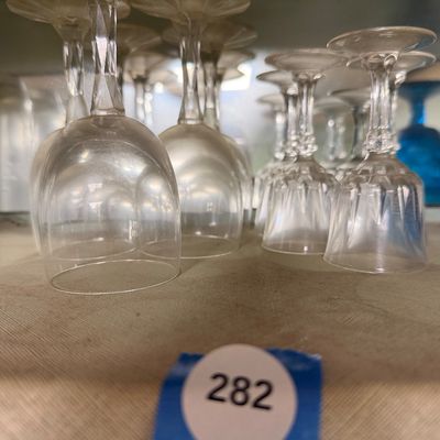 Ten wine glasses-K