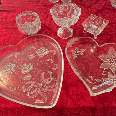Clear Glass Serving Plates, Bowls & Compote – 5-Piece Lot