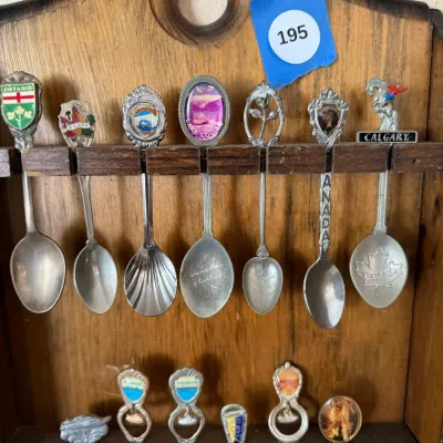 Vintage Canada Alaska Travel Souvenir Spoon Collection w/ Wooden Wall Display RackChoice #3 DR