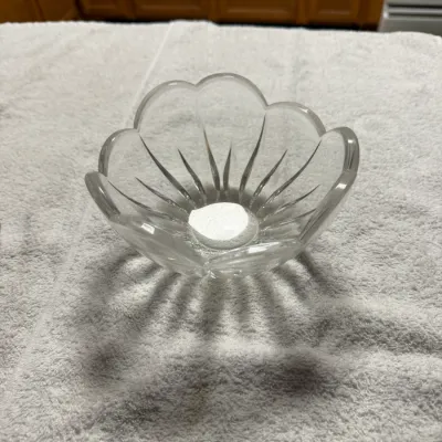 Vintage Clear Crystal Open Flower Petal Bowl – Scalloped Floral Candy Dish