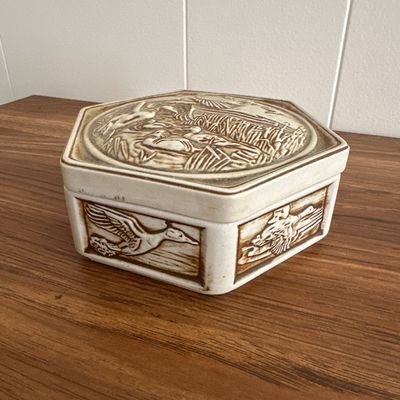 Vintage Avon Ceramic Hexagon Trinket Box Mallard Ducks Scenes 6 Inch