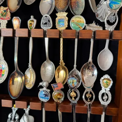 Vintage Travel Souvenir Spoon Collection in Wood Glass Display Case – Europe & Mediterranean Choice #2 DR