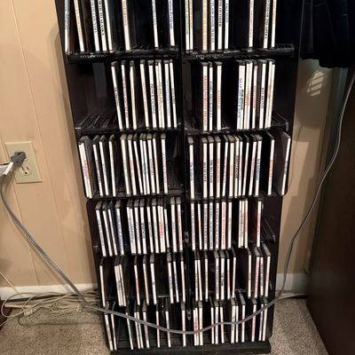 Large lot of dvd. And cabinets (Tvr)
