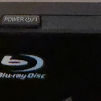 Panasonic DMP-BD30 Blu-ray DVD Disc Player w/ Remote – HDMI – Powers On (tv r)