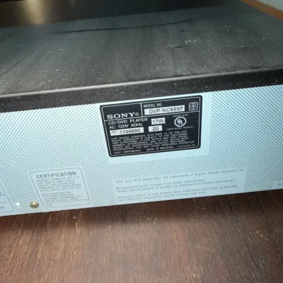 Sony DVP-NC655P 5-Disc DVD/CD Carousel Changer – Progressive Scan – Powers On
