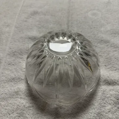 Vintage Clear Crystal Open Flower Petal Bowl – Scalloped Floral Candy Dish
