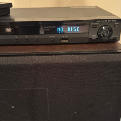 Pioneer DV-410V-K 1080p HDMI DVD/CD Player w/ Remote & USB – Powers On (Tvr)