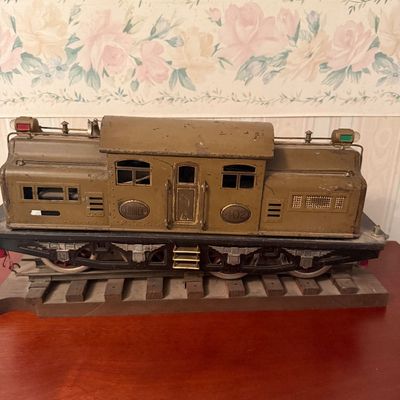 Vintage Pre-War Lionel No. 402 Standard Gauge Electric Locomotive