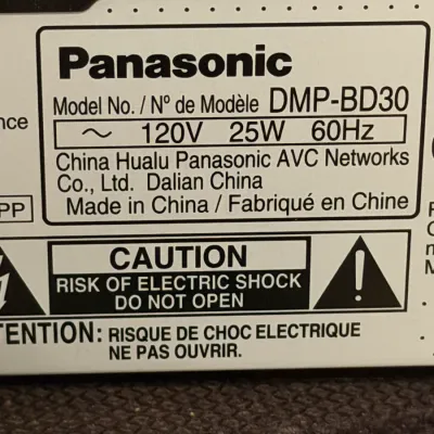 Panasonic DMP-BD30 Blu-ray DVD Disc Player w/ Remote – HDMI – Powers On (tv r)